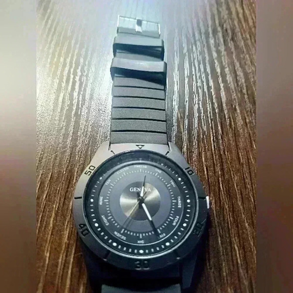 Men's Geneva black watch - Picture 2 of 4